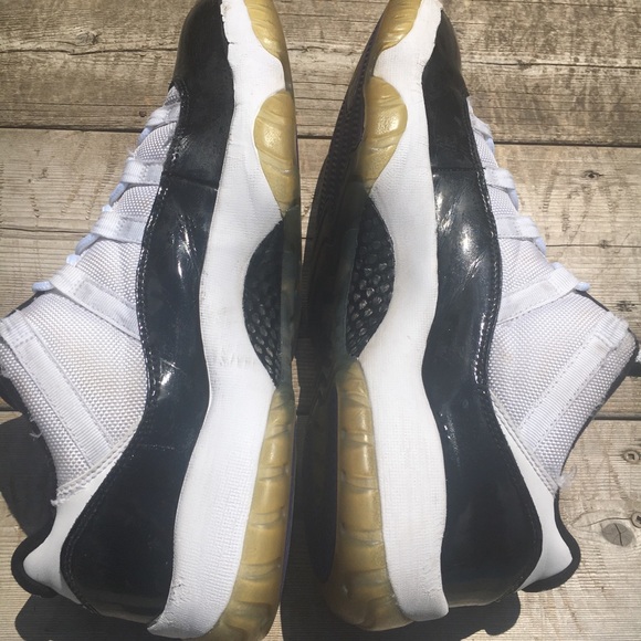 Air Jordan 11 Low ‘Concord’ - Picture 2 of 6